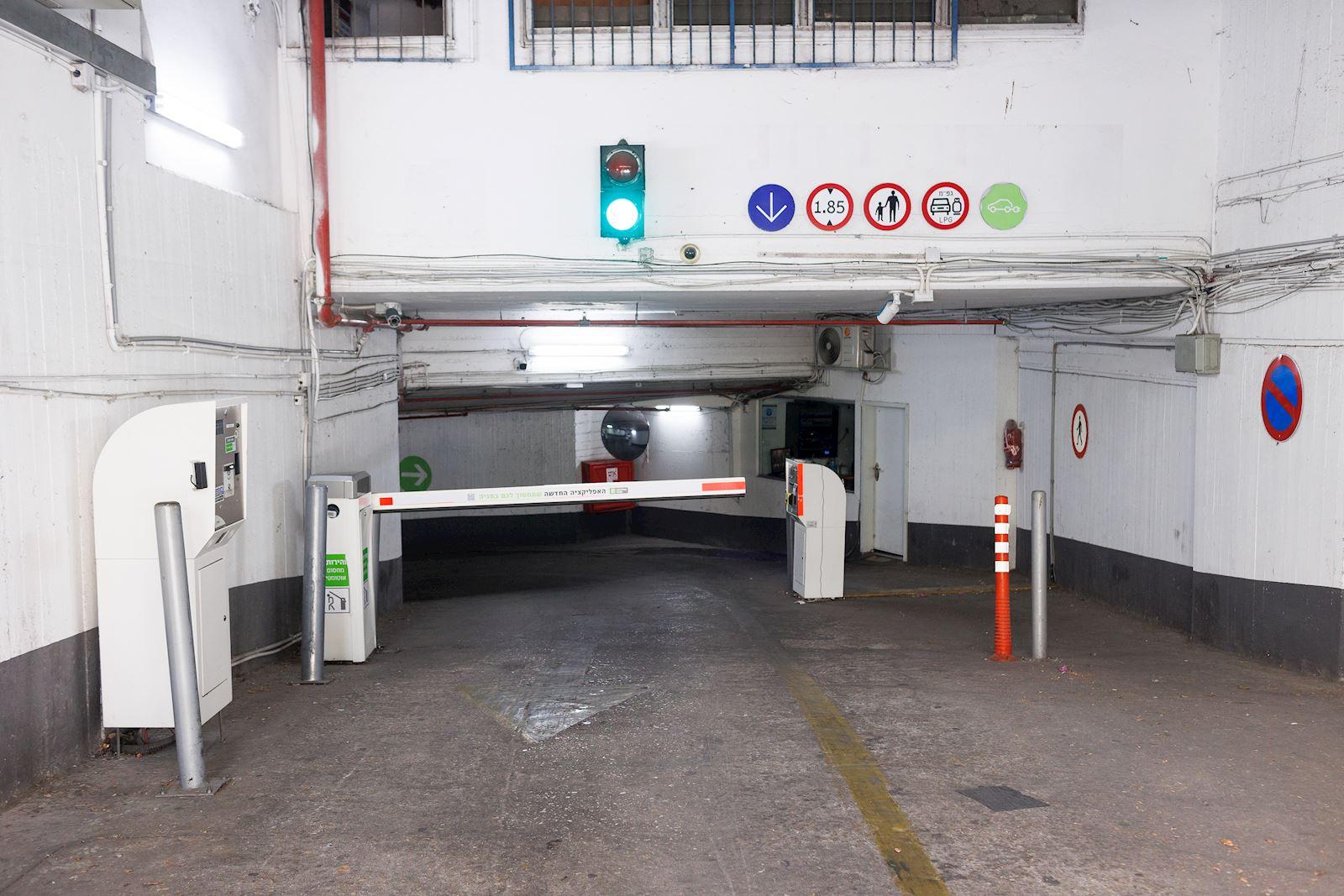 parking-lot-image 3
